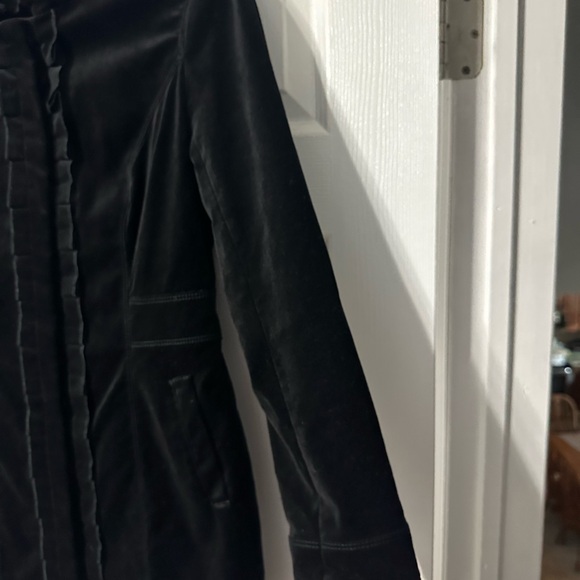 Stunning WHBM Long Velvet Ruffle Jacket - Picture 8 of 16